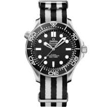 Black dial watch on Steel case with NATO strap - Seamaster Diver 300M 42 mm, steel on NATO strap - 21032422001005